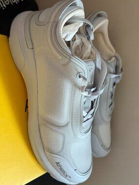 NIB Athletics FTWR ONE Grey/Cadmium Performance Sneakers | US M 9 / W 10